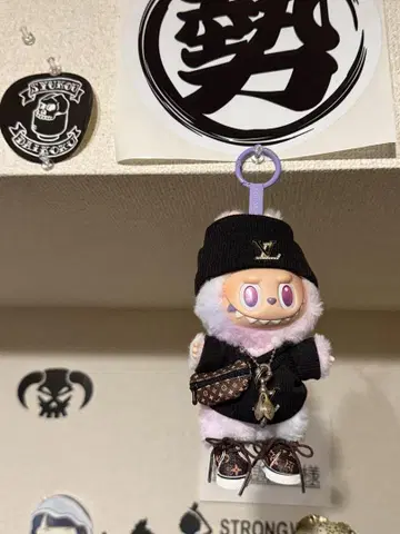 러브브 패셔너블한 옷