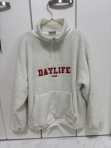 DAYLIFE 데이라이프 서울 플리스 상의 하프 지퍼 보아