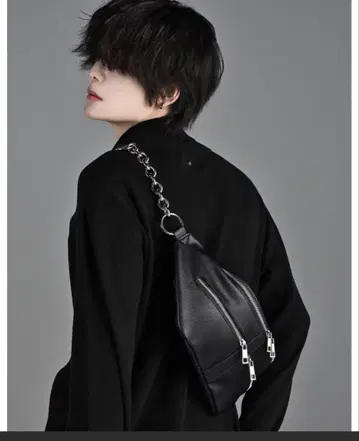ADRER 체인 바디백