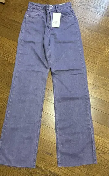 ZARA 미사용 새상품. 택 포함 와이드 레그 청바지