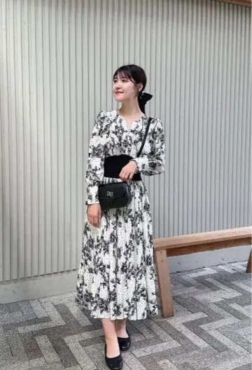 An MILLE 도트 플라워 프릴 플리츠 롱 원피스