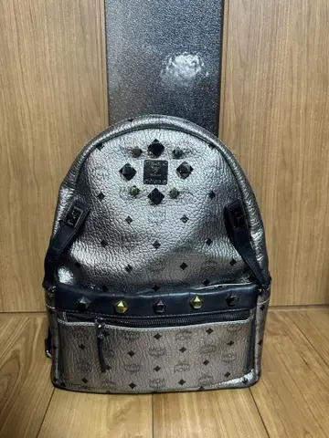 MCM 스터드 장식 실버 백팩