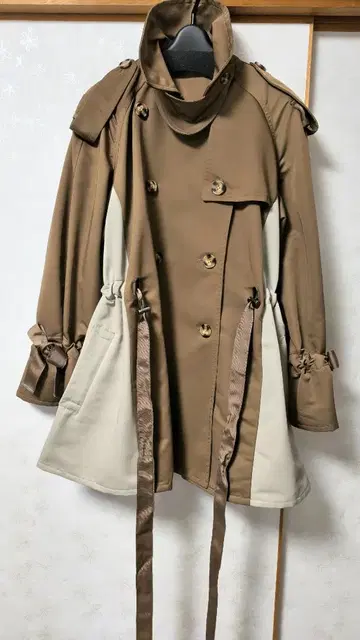 RUIRUE BOUTIQUE 바이컬러 빅 실루엣 트렌치코트