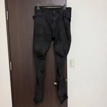 Julius Slim Distressed 데님 팬츠 사이즈 3