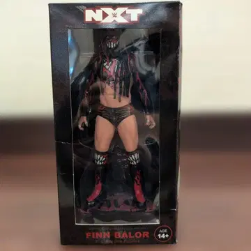 WWE.NET 핀 베일러 한정판 피규어