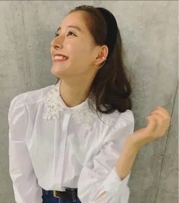 ZARA 펄 장식 플라워 레이스 옷깃 셔츠 블라우스