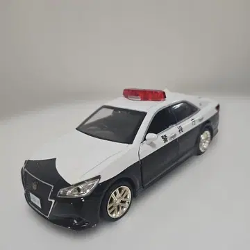 피피트 키 도요타 크라운 순찰차