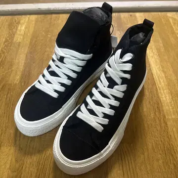 ZARA 블랙 하이컷 스니커즈 캔버스