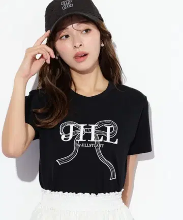 질 바이 질 스튜어트 빅 리본 로고 자수 T셔츠