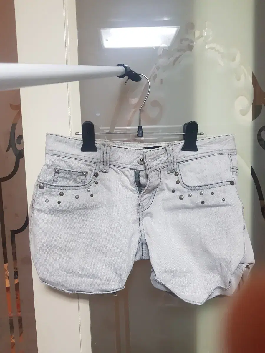 55 잭앤질 롤업 연청반바지 상아색 연청바지 징 청반바지