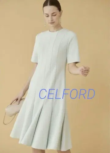 CELFORD 화이트 플레어 스트레치 A라인 원피스
