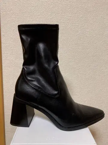 ZARA 사이즈 39 (24.5) 블랙 힐 부츠 지퍼 포함
