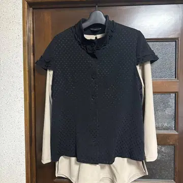 기온 라쿠야 프릴 달린 튜닉 크레이프 원단