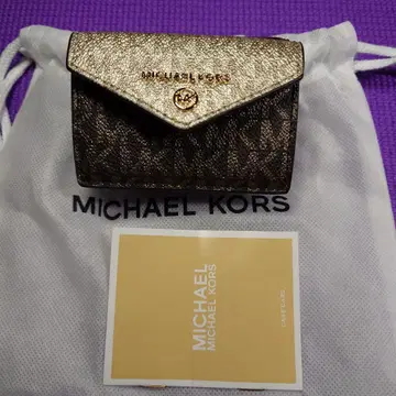 MICHAELKORS 블랙/골드 삼단 지갑