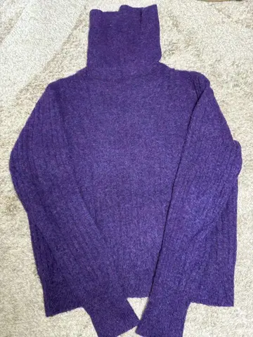 ZARA 퍼플 터틀넥 니트 L