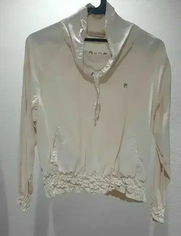 [ FILA ] 아이보리 스포티 긴팔 셔츠