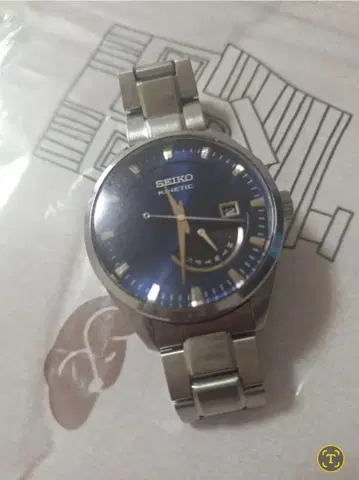 SEIKO KINETIC 레트로그래드 사파이어 블루 SRN047P1