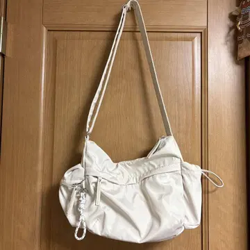 글로벌 워크 발수 경량 7 포켓 미니 숄더 아이보리