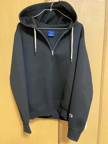 Champion 블랙 집업 후드티