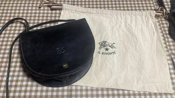 일 비종데 블랙 가죽 숄더백