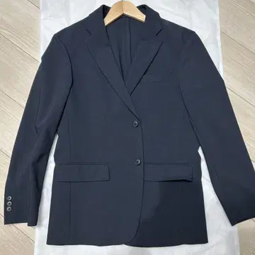 24SS 새상품 유니클로 감동 자켓 M 워셔블