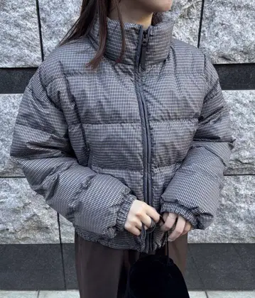 Audrey and John Wad 스탠드 카라 숏 다운 자켓