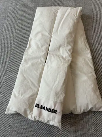 JIL SANDER 화이트 다운 머플러