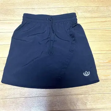 adidas 블랙 미니 스커트 허리 드로우 스트링