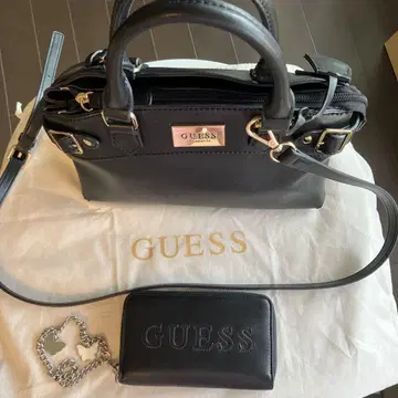 GUESS 블랙 핸드백과 지갑 세트