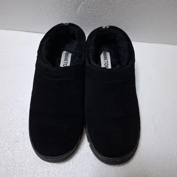 MINNETONKA 미네통카 보아 슬립온 블랙 무스탕