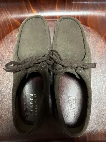 클락스 왈라비 브라운