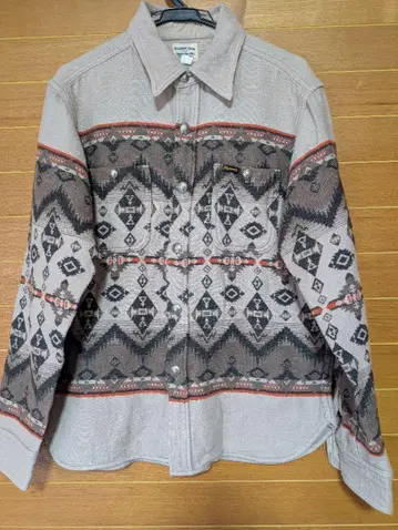 페로우즈 기하학 패턴 긴팔 셔츠