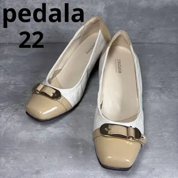 [새상품] pedala 페달라 펌프스 스퀘어 에나멜 버클 베이지