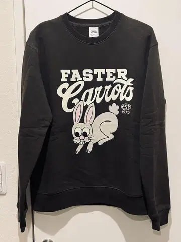 새상품급 ZARA 토끼 프린트 맨투맨