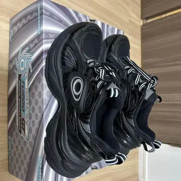 OAKLEY 터보 GT 블랙 스니커즈