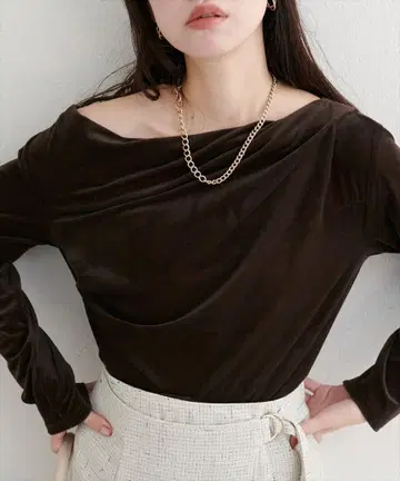 내추럴 꾸뛰르 드레이프 벨로아 풀오버
