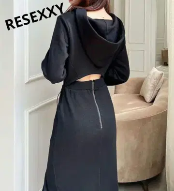 RESEXXY 슬릿 백 컷 아웃 컷 후디 원피스 블랙