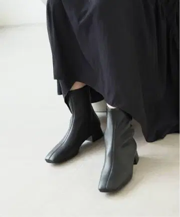 르탈롱 2.5cm 스퀘어 핏 숏부츠 블랙 L