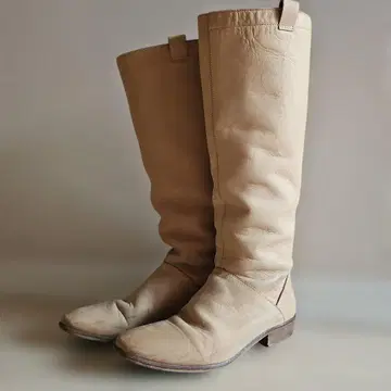 베이지 가죽 롱 부츠 낮은 힐