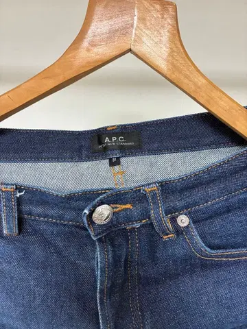 A.P.C. 프티 뉴스탠다드 31 사이즈
