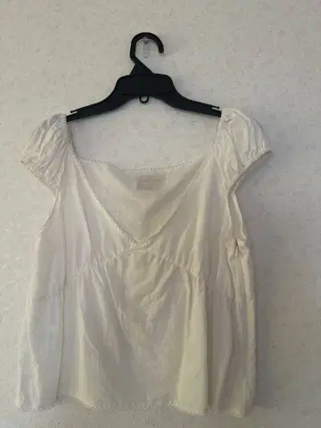 소-딩 키 빵 Sarah Cream Blouse
