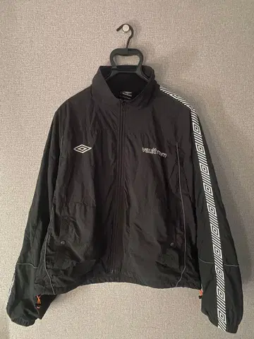 VR x UMBRO NYLON JACKET M