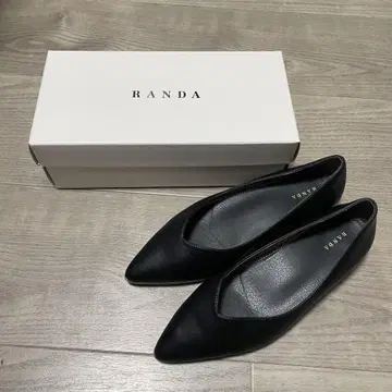 RANDA 블랙 플랫슈즈