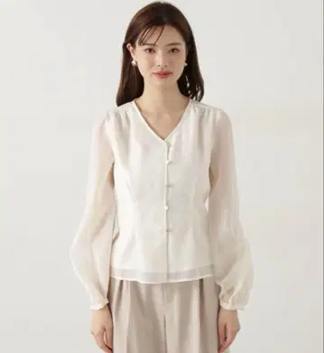미사용 PROPORTION BODY DRESSING 시어 페플럼 블라우스