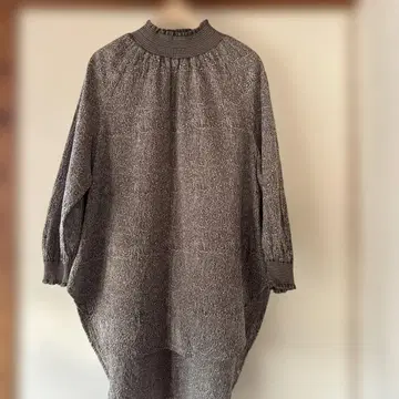 리브 옷깃, 긴팔 소매 튜닉