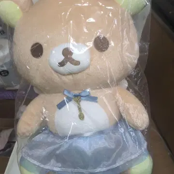 베이지색 깃털 달린 봉제 인형 드레스 리락쿠마