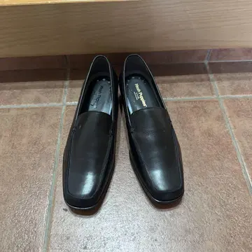 Hush Puppies 블랙 로퍼