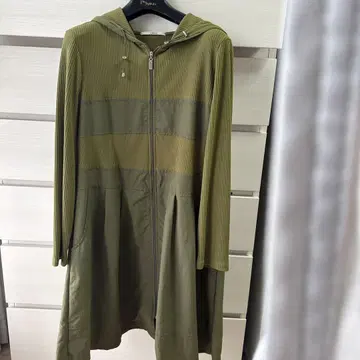 Chiaro 후드 부착 리브 카키 코트