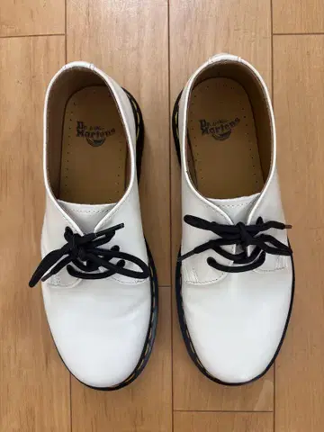 Dr. Martens 화이트 로퍼(1461)