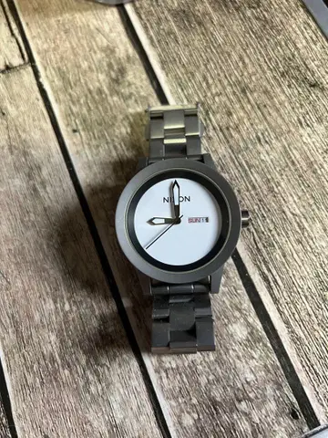 NIXON 아날로그 시계 화이트/실버